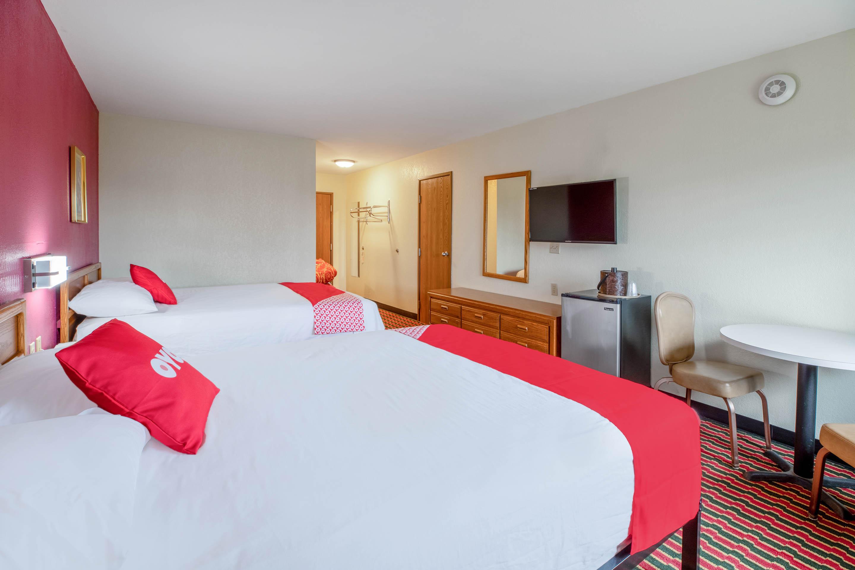 Oyo Hotel Chesaning Route 52 & Hwy 57 Exterior foto