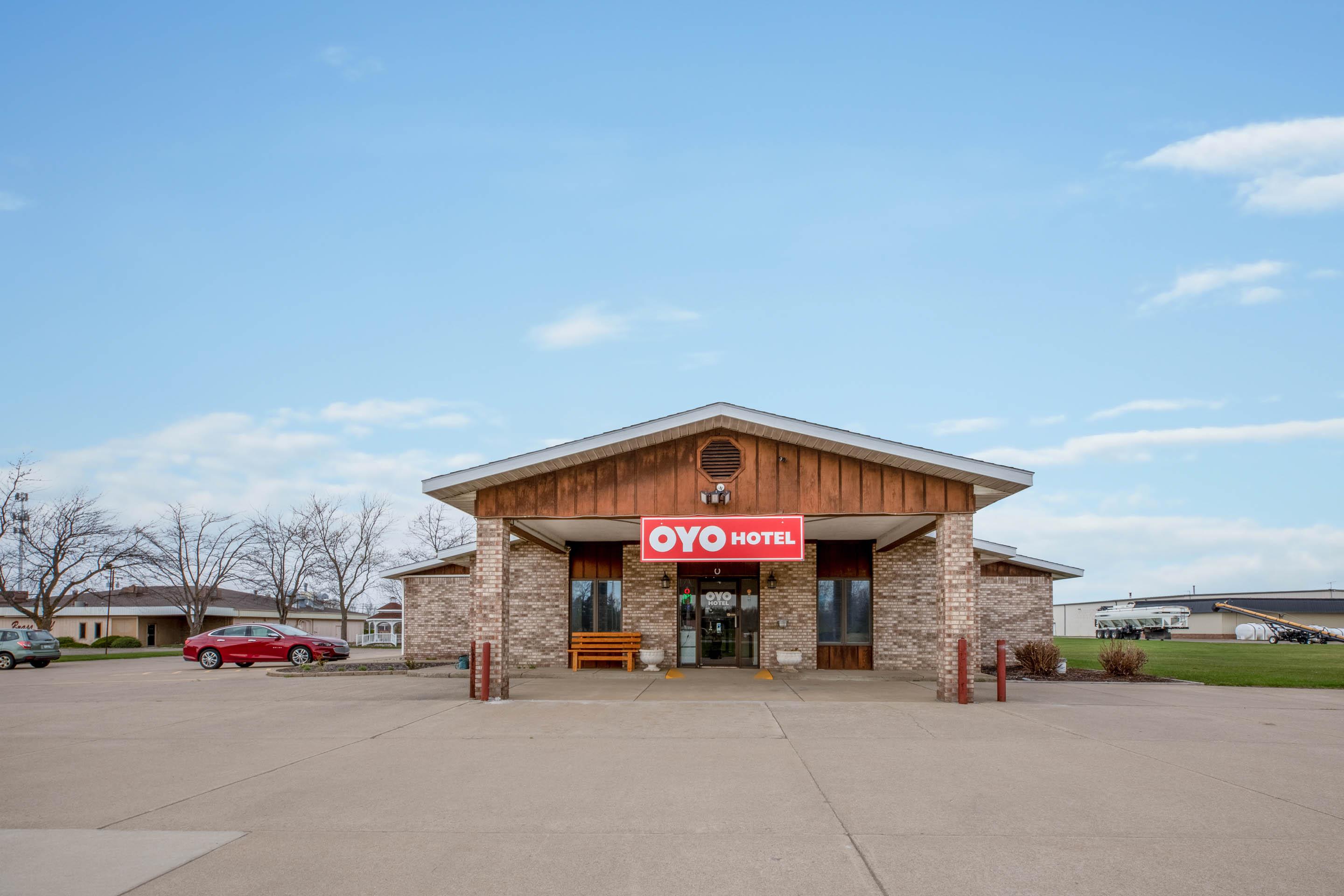 Oyo Hotel Chesaning Route 52 & Hwy 57 Exterior foto